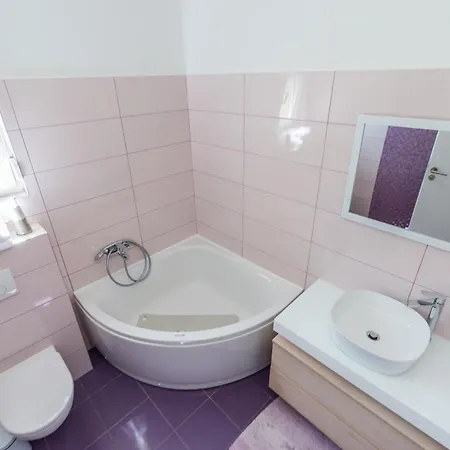 Donato With Jacuzzi Near The Old Town Villa *