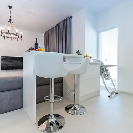 Villa Donato With Jacuzzi Near The Old Town *