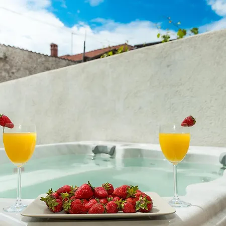 Villa Donato With Jacuzzi Near The Old Town *