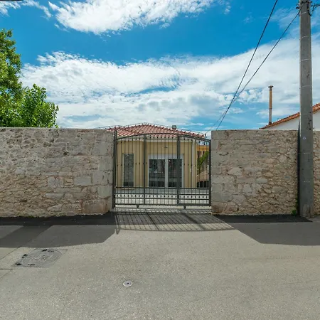 Villa Donato With Jacuzzi Near The Old Town